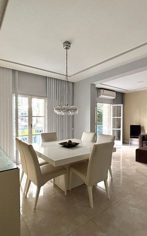 Apartamento à venda com 164m², 3 quartos e sem vaga Apartamento à venda com 164m², 3 quartos e sem vagaSala