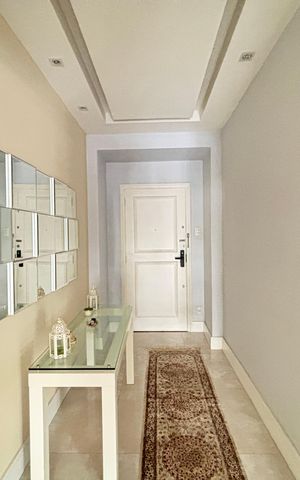 Apartamento à venda com 164m², 3 quartos e sem vaga Apartamento à venda com 164m², 3 quartos e sem vagaSala