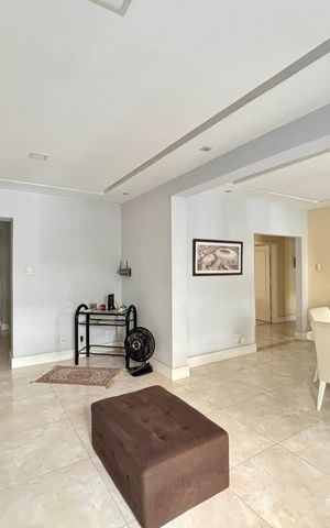 Apartamento à venda com 164m², 3 quartos e sem vaga Apartamento à venda com 164m², 3 quartos e sem vagaSala