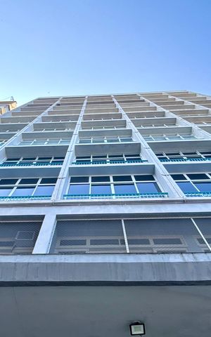 Apartamento à venda com 164m², 3 quartos e sem vaga Apartamento à venda com 164m², 3 quartos e sem vagaFachada