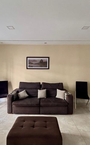 Apartamento à venda com 164m², 3 quartos e sem vaga Apartamento à venda com 164m², 3 quartos e sem vagaSala