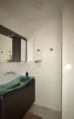 Apartamento à venda com 164m², 3 quartos e sem vaga Apartamento à venda com 164m², 3 quartos e sem vagaBanheiro social