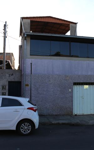 Casa à venda com 100m², 4 quartos e sem vagaFachada