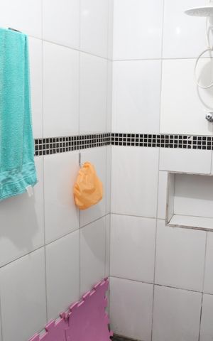Casa à venda com 100m², 4 quartos e sem vagaBanheiro 2