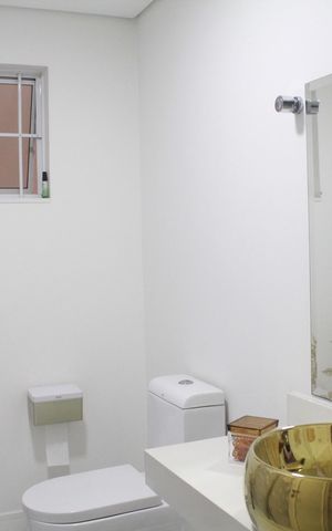 Casa à venda com 249m², 4 quartos e 4 vagasLavabo