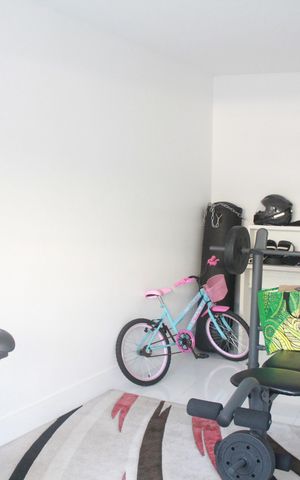 Casa à venda com 249m², 4 quartos e 4 vagasAcademia