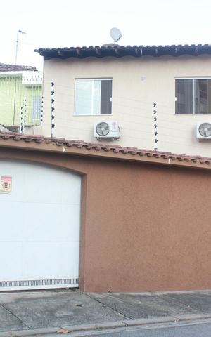 Casa à venda com 249m², 4 quartos e 4 vagasFachada