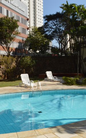 Apartamento à venda com 70m², 2 quartos e 1 vaga Área comum - Piscina