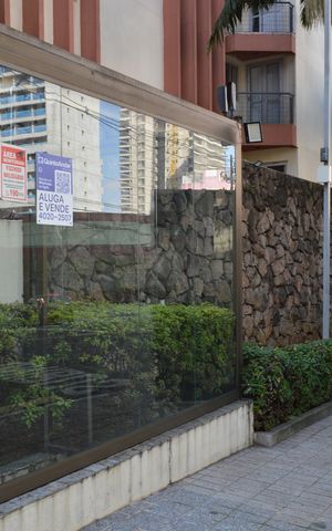 Apartamento à venda com 70m², 2 quartos e 1 vagaFachada e Plaquinha