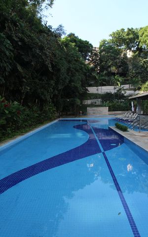 Casa de condomínio à venda com 142m², 4 quartos e 2 vagasPiscina