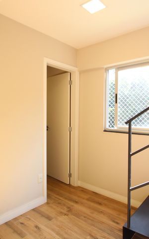 Casa de condomínio à venda com 142m², 4 quartos e 2 vagasÁrea de Serviço