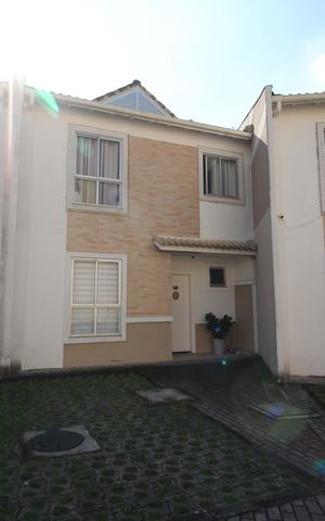 Casa de condomínio à venda com 142m², 4 quartos e 2 vagasFachada