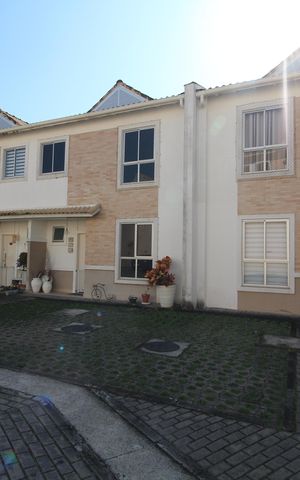 Casa de condomínio à venda com 142m², 4 quartos e 2 vagasFachada