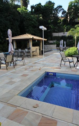Casa de condomínio à venda com 142m², 4 quartos e 2 vagasPiscina