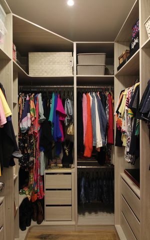 Casa de condomínio à venda com 142m², 4 quartos e 2 vagasCloset da suíte