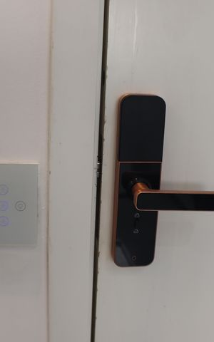 Apartamento à venda com 51m², 2 quartos e 1 vaga Apartamento à venda com 51m², 2 quartos e 1 vagaFechadura eletrónica