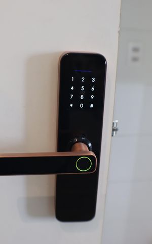 Apartamento à venda com 51m², 2 quartos e 1 vaga Apartamento à venda com 51m², 2 quartos e 1 vagaFechadura eletrónica