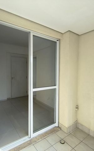 Apartamento à venda com 65m², 2 quartos e 1 vaga Apartamento à venda com 65m², 2 quartos e 1 vagaVaranda