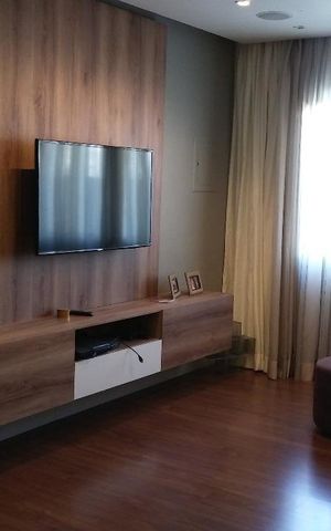 Casa à venda com 240m², 3 quartos e 3 vagas Casa à venda com 240m², 3 quartos e 3 vagasSala