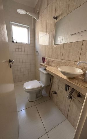 Casa à venda com 240m², 3 quartos e 3 vagas Casa à venda com 240m², 3 quartos e 3 vagasBanheiro 2