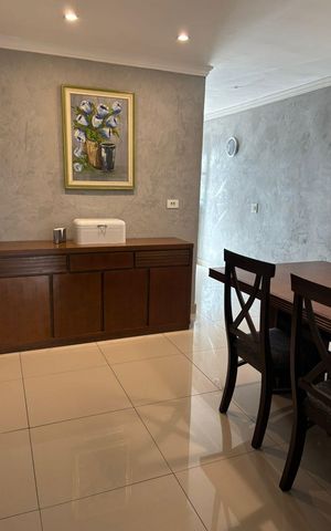 Casa à venda com 240m², 3 quartos e 3 vagas Casa à venda com 240m², 3 quartos e 3 vagasSala de Jantar