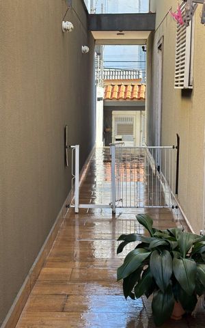 Casa à venda com 240m², 3 quartos e 3 vagas Casa à venda com 240m², 3 quartos e 3 vagasÁrea Externa