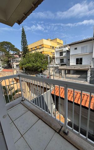 Casa à venda com 240m², 3 quartos e 3 vagas Casa à venda com 240m², 3 quartos e 3 vagasSacada