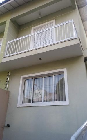 Casa à venda com 240m², 3 quartos e 3 vagas Casa à venda com 240m², 3 quartos e 3 vagasÁrea Externa