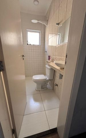 Casa à venda com 240m², 3 quartos e 3 vagas Casa à venda com 240m², 3 quartos e 3 vagasBanheiro 2