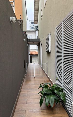 Casa à venda com 240m², 3 quartos e 3 vagas Casa à venda com 240m², 3 quartos e 3 vagasÁrea Externa