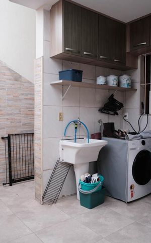 Casa à venda com 180m², 3 quartos e 5 vagasÁrea de Serviço