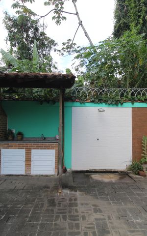 Casa de condomínio à venda com 140m², 4 quartos e sem vagaChurrasqueira