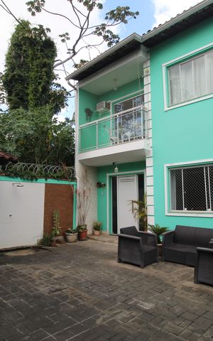 Casa de condomínio à venda com 140m², 4 quartos e sem vagaQuintal