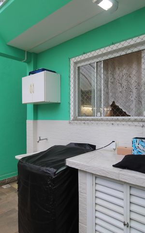 Casa de condomínio à venda com 140m², 4 quartos e sem vagaÁrea de serviço