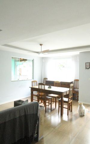 Casa de condomínio à venda com 140m², 4 quartos e sem vagaSala