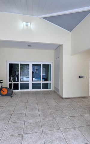 Casa à venda com 612m², 5 quartos e 4 vagasÁrea externa
