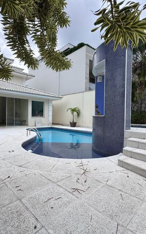Casa à venda com 612m², 5 quartos e 4 vagasÁrea externa