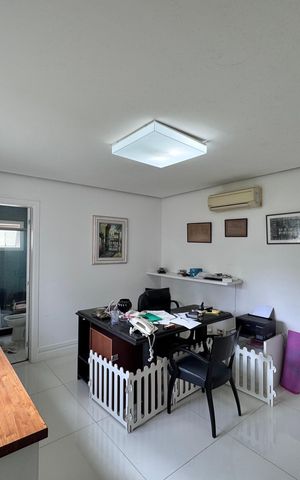 Casa à venda com 612m², 5 quartos e 4 vagasSuíte 3