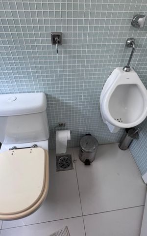 Casa à venda com 612m², 5 quartos e 4 vagasSuíte 3 - Banheiro