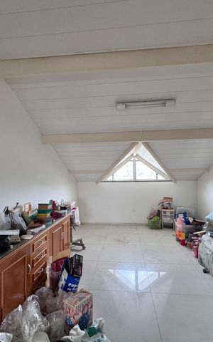 Casa à venda com 612m², 5 quartos e 4 vagasSótão