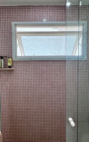 Casa à venda com 612m², 5 quartos e 4 vagasSuíte 4 - Banheiro