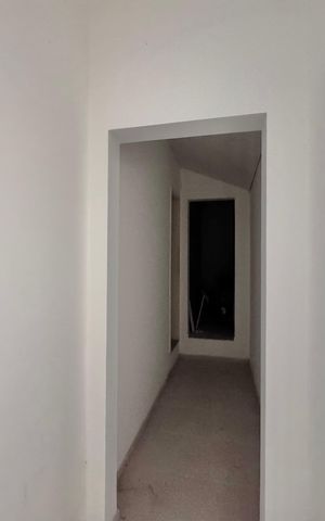Casa à venda com 612m², 5 quartos e 4 vagasSótão