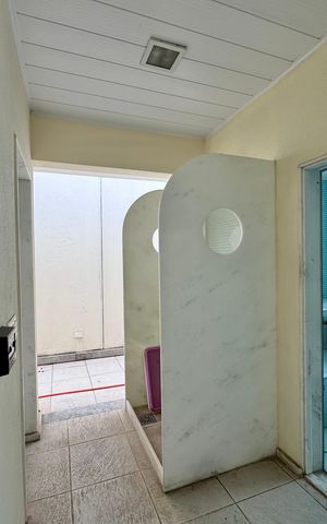 Casa à venda com 612m², 5 quartos e 4 vagasÁrea externa