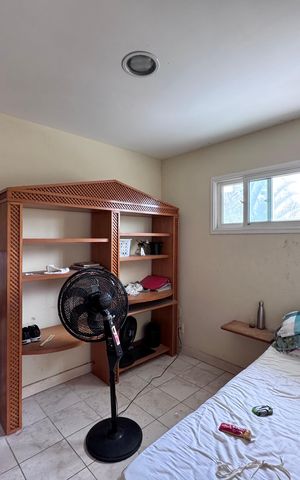 Casa à venda com 612m², 5 quartos e 4 vagasQuarto de Serviço
