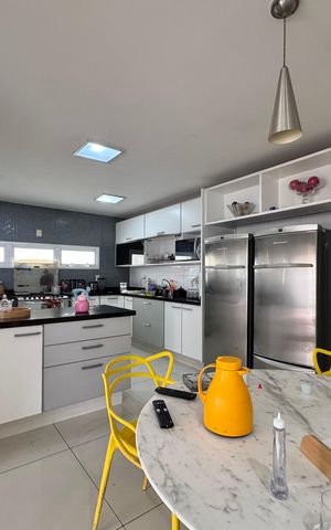 Casa à venda com 612m², 5 quartos e 4 vagasCozinha