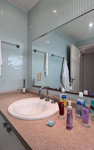 Casa à venda com 612m², 5 quartos e 4 vagasSuíte 4 - Banheiro