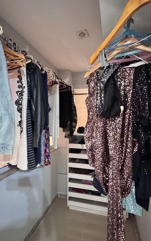 Casa à venda com 612m², 5 quartos e 4 vagasSuíte 2- Closet