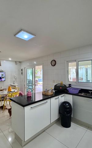 Casa à venda com 612m², 5 quartos e 4 vagasCozinha