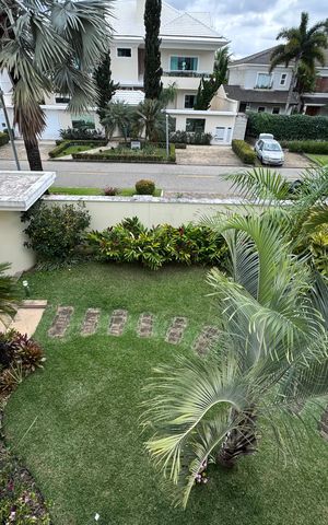 Casa à venda com 612m², 5 quartos e 4 vagasSuíte 2 - Vista