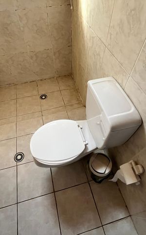 Casa à venda com 258m², 3 quartos e 2 vagasBanheiro